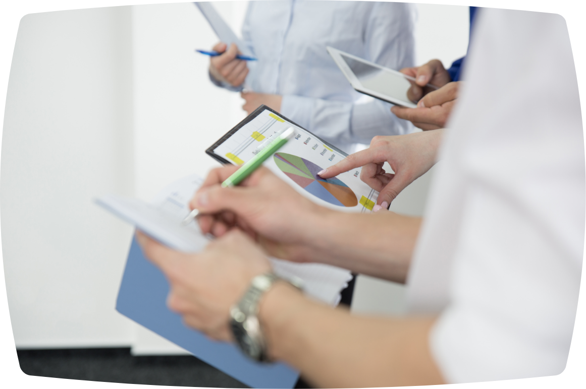 定期的な研修プログラム